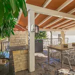 Дом отдыха Gorgeous In With Kitchen *