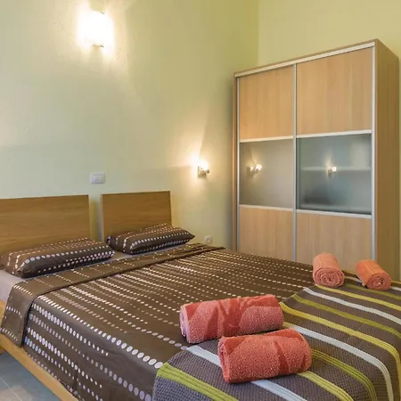 Holiday home Gorgeous In With Kitchen