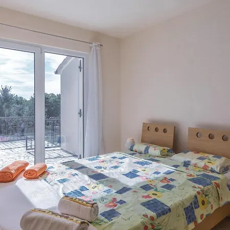 Holiday home Gorgeous In With Kitchen Medulin