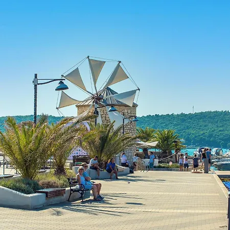 Holiday home Gorgeous In With Kitchen