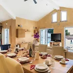 펜션 Gorgeous In With Kitchen *