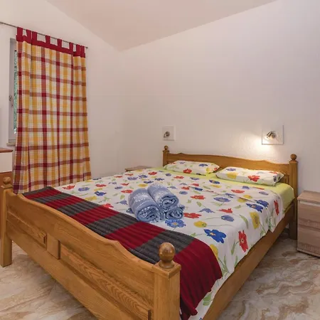 Gorgeous In With Kitchen Медулин