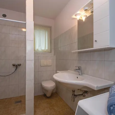 Ferienhaus Gorgeous In With Kitchen Medulin