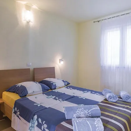 Gorgeous In With Kitchen