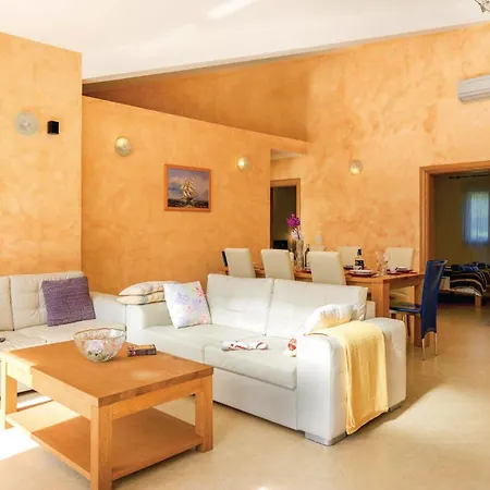 Ferienhaus Gorgeous In With Kitchen Medulin