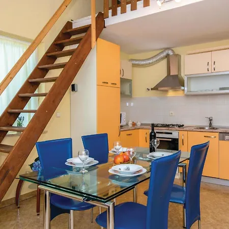 Ferienhaus Gorgeous In With Kitchen *