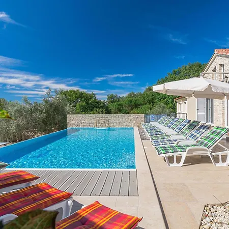 Ferienhaus Gorgeous In With Kitchen Medulin