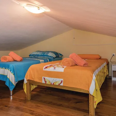 Ferienhaus Gorgeous In With Kitchen *