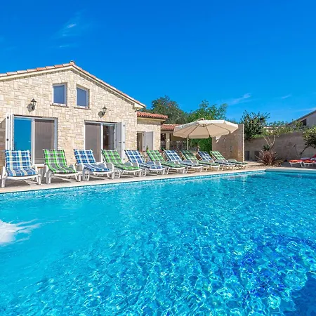 Ferienhaus Gorgeous In With Kitchen Medulin