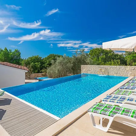 Ferienhaus Gorgeous In With Kitchen Medulin