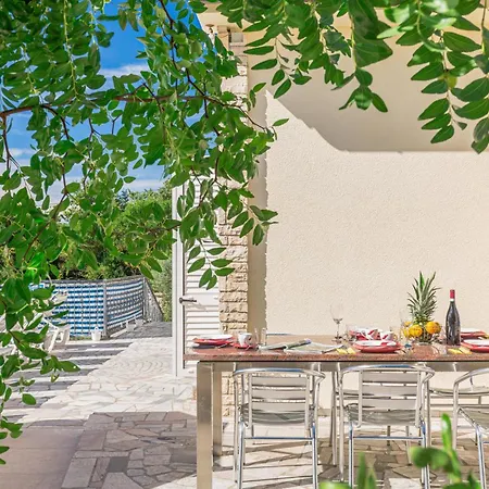 Ferienhaus Gorgeous In With Kitchen Medulin