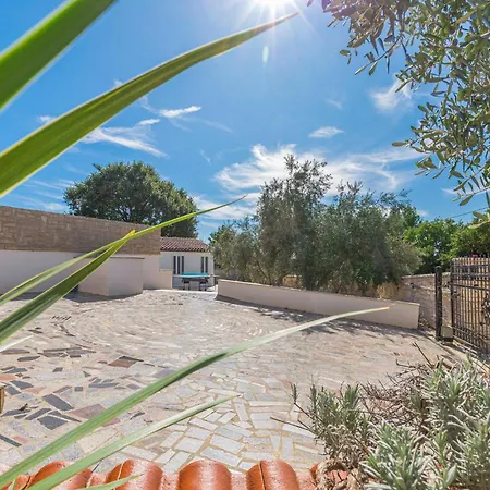 Ferienhaus Gorgeous In With Kitchen *