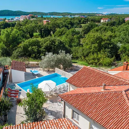 Ferienhaus Gorgeous In With Kitchen Medulin