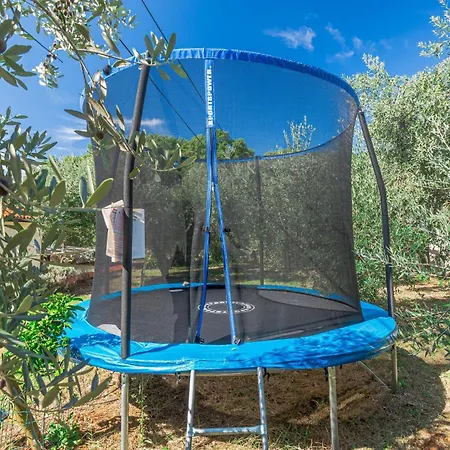 Ferienhaus Gorgeous In With Kitchen Medulin