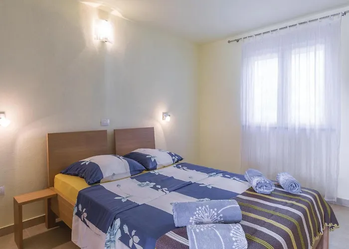 Gorgeous In With Kitchen