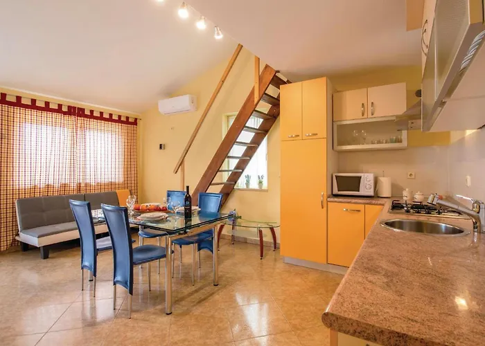 Gorgeous In With Kitchen Медулин