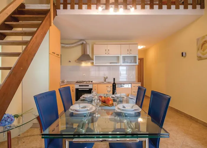 Gorgeous In With Kitchen Медулин