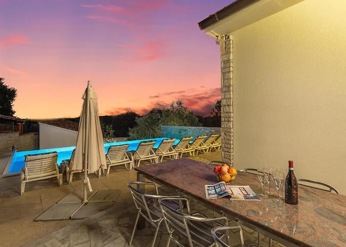 Gorgeous In With Kitchen