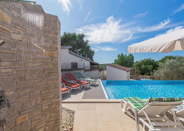 Дом отдыха Gorgeous In With Kitchen Медулин