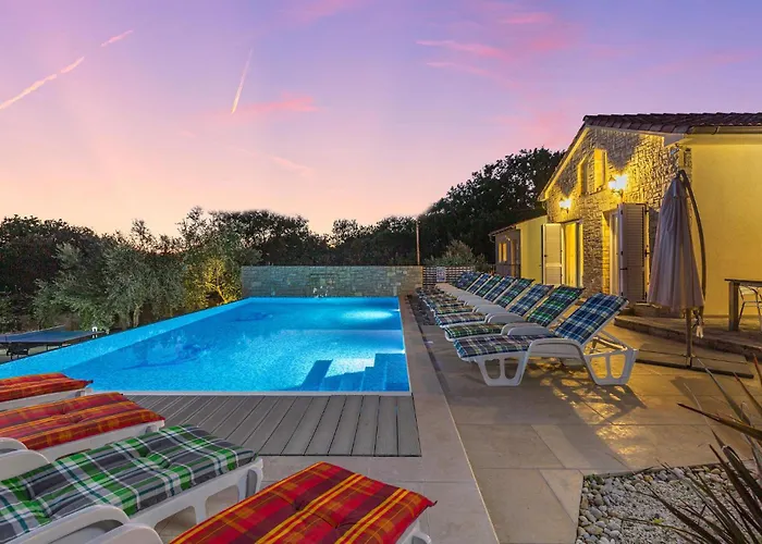 펜션 Gorgeous In With Kitchen 메덜린