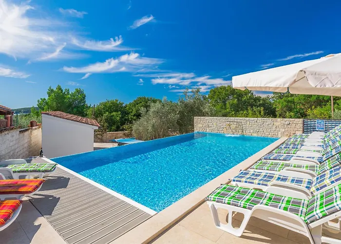 Дом отдыха Gorgeous In With Kitchen Медулин