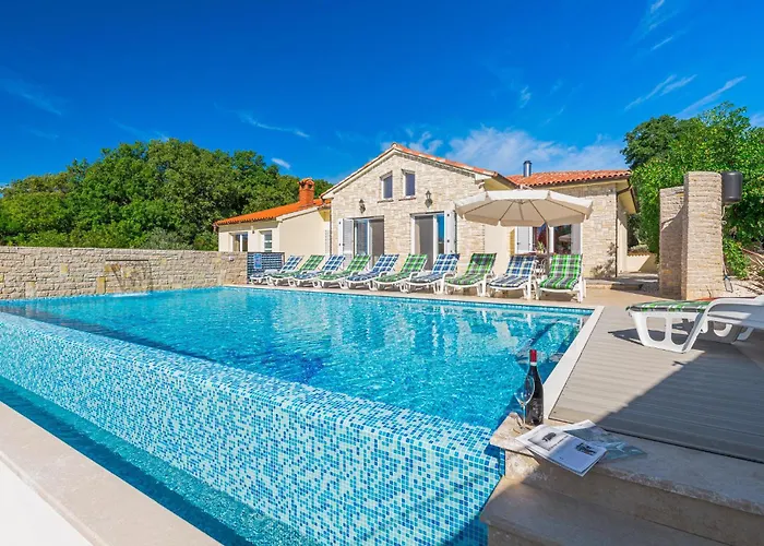 Gorgeous In With Kitchen Медулин