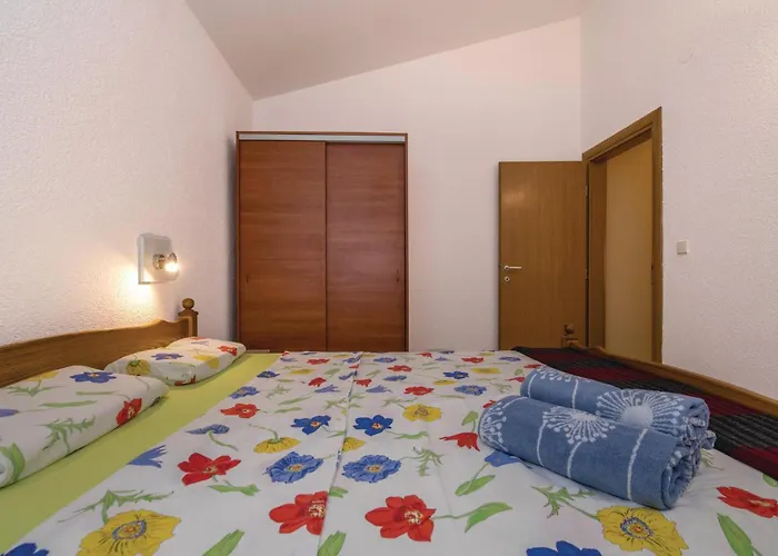 Gorgeous In With Kitchen