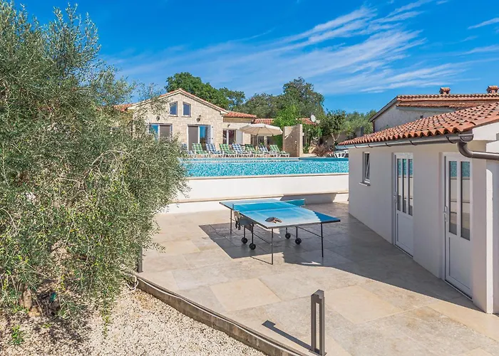 Gorgeous In With Kitchen